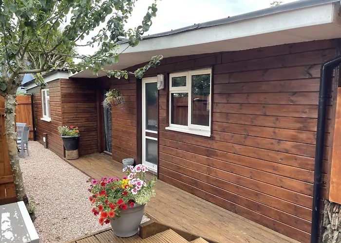 Charming Chalet In Stoke Fleming - Sleep 3 4