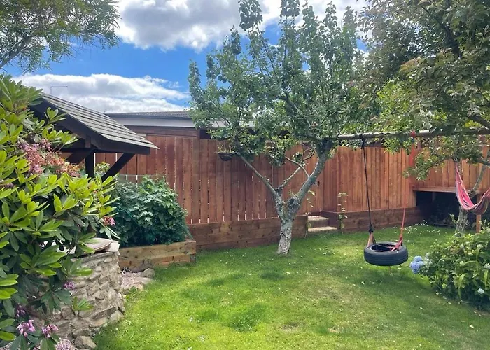 Charming Chalet In Stoke Fleming - Sleep 3 4