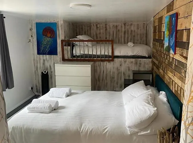 Charming Chalet In Stoke Fleming - Sleep 3 4